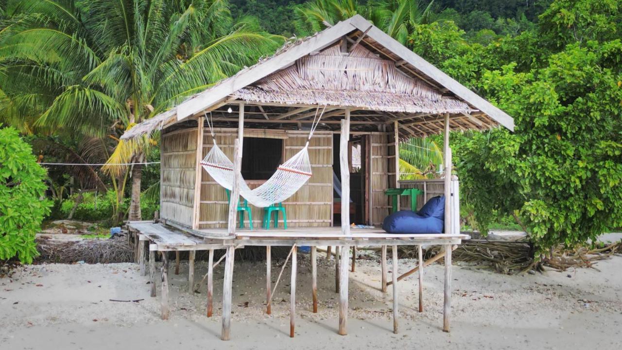 West Mansuar Homestay Pulau Mansuar Экстерьер фото
